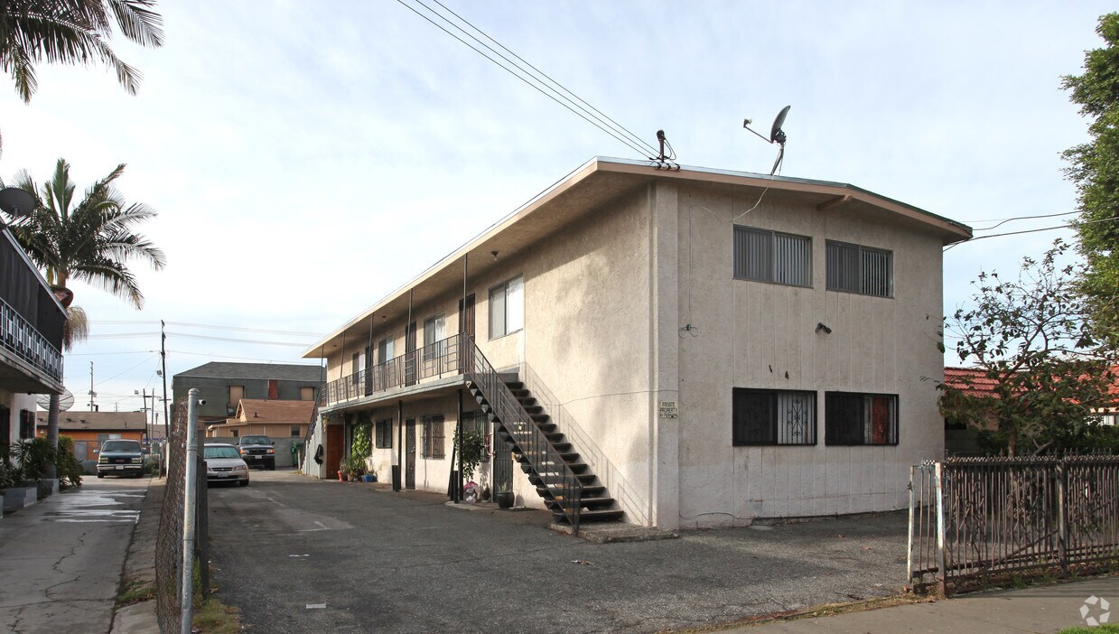 Primary Photo - 124 E 30th St