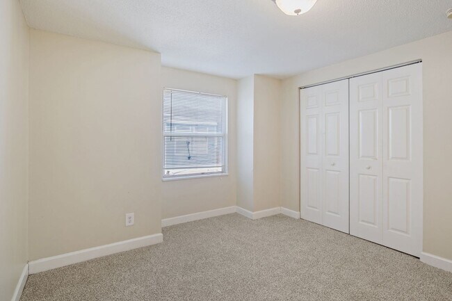 Building Photo - 3609 Balsam Ave