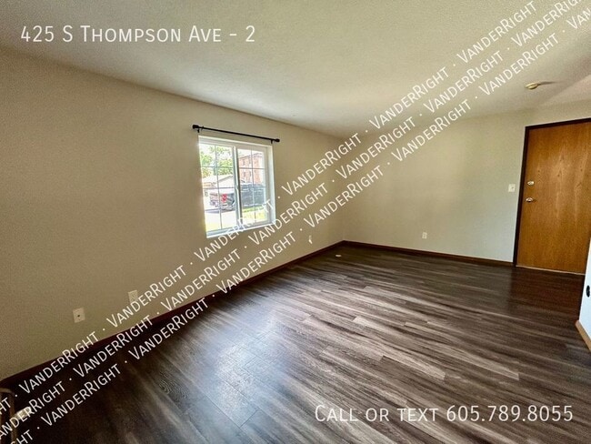 Building Photo - 425 S Thompson Ave
