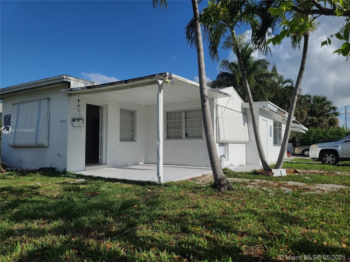 2203 Taft St Unit A, Hollywood, FL 33020 Room for Rent in Hollywood