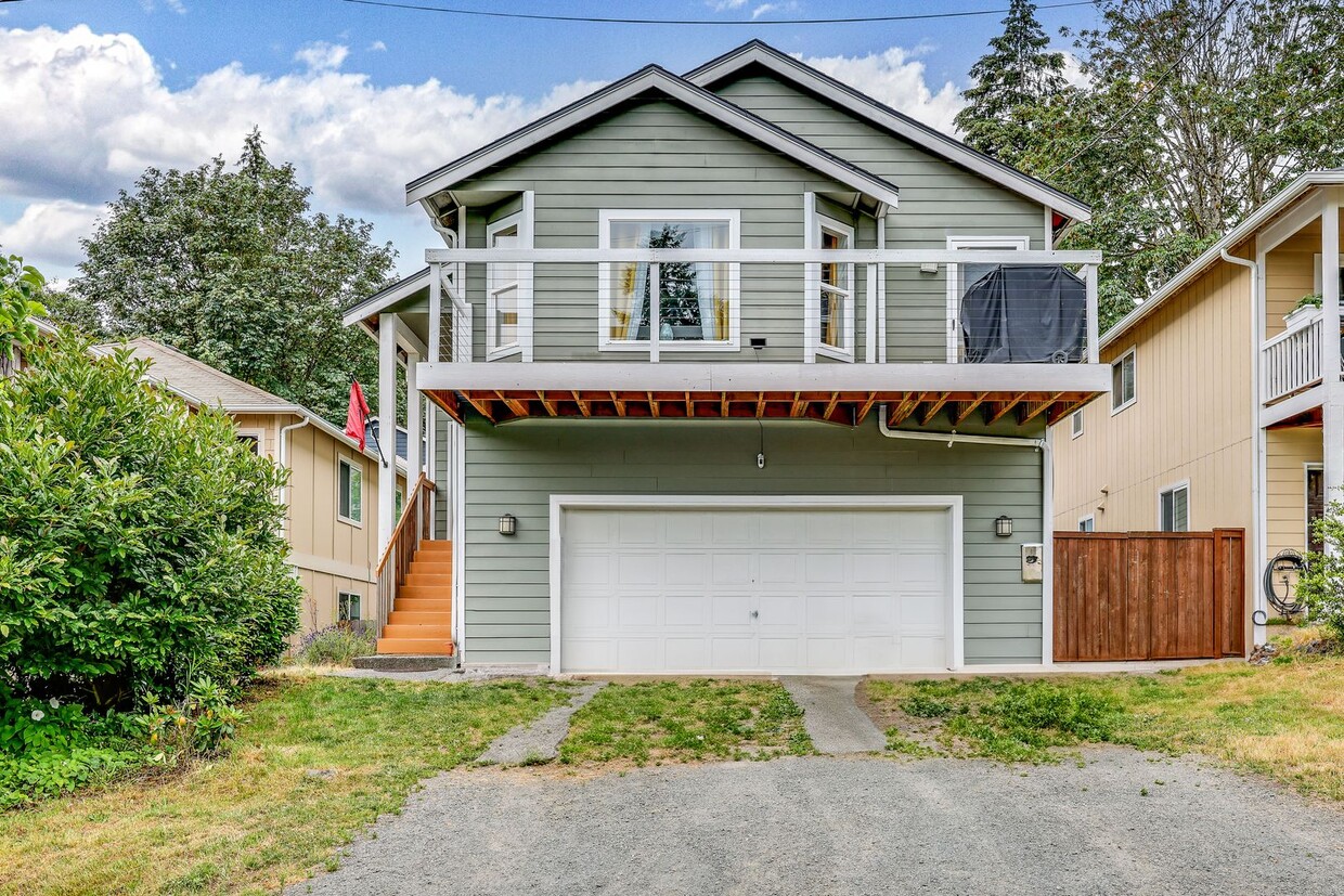 Primary Photo - Two story home in Suquamish