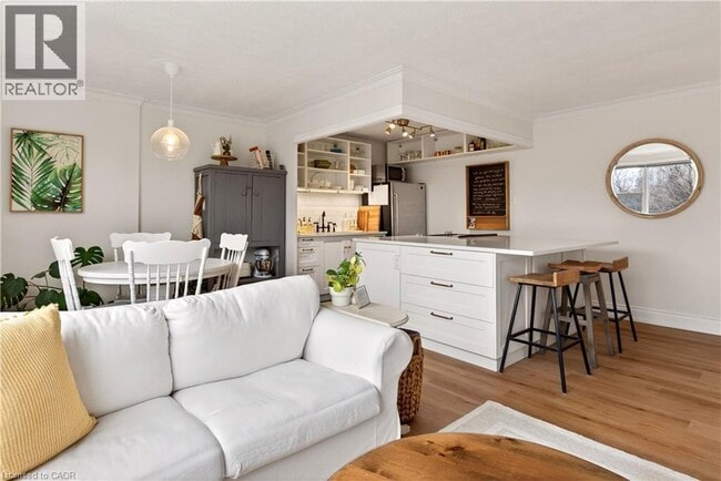 Photo du bâtiment - 2054 Courtland Dr