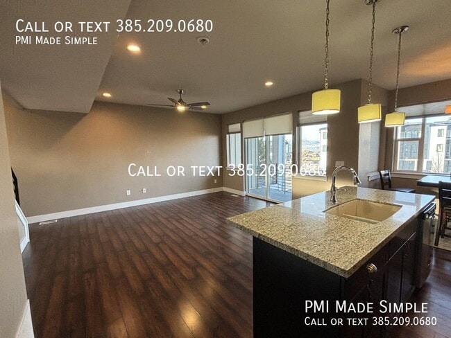 Building Photo - Charming 4-Bed Saratoga Springs Townhome w...