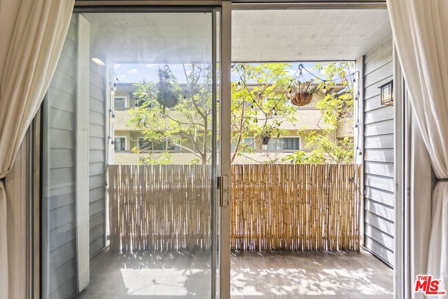 Foto del edificio - 8500 Falmouth Ave