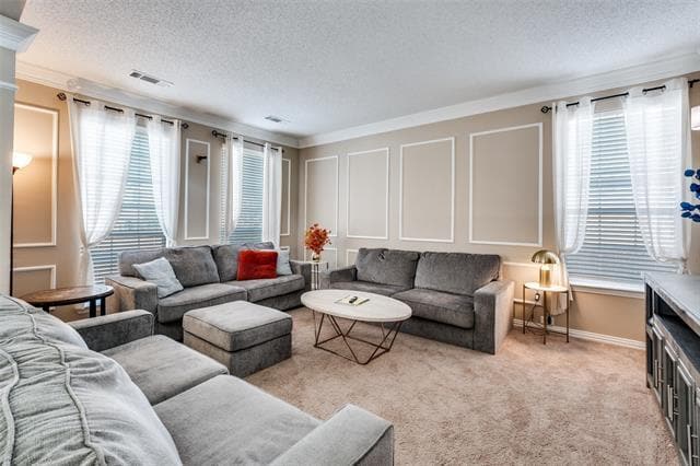 Foto del edificio - 2106 Hunter Pl Ln