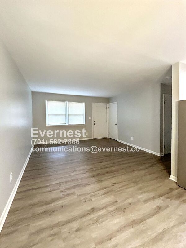 Building Photo - 4421 McKinley Dr