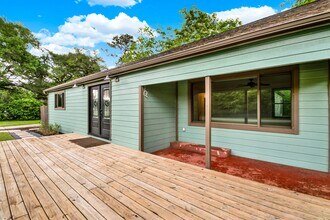 Building Photo - 307 Carrell St