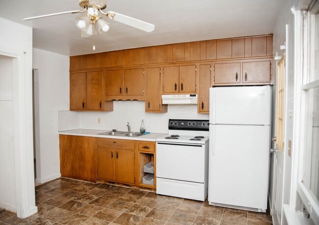 Foto del edificio - 1077 Donegal Springs Rd
