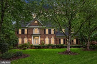 Building Photo - 11000 Farmview Way