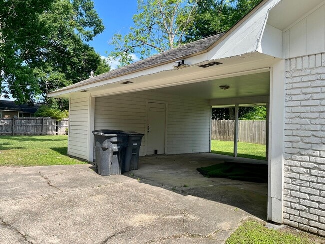 Building Photo - Adorable St. George 3BR/2BA home located at Highland @ Jefferson area with all appliances included!