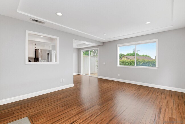 Building Photo - 418 Summer View Cir