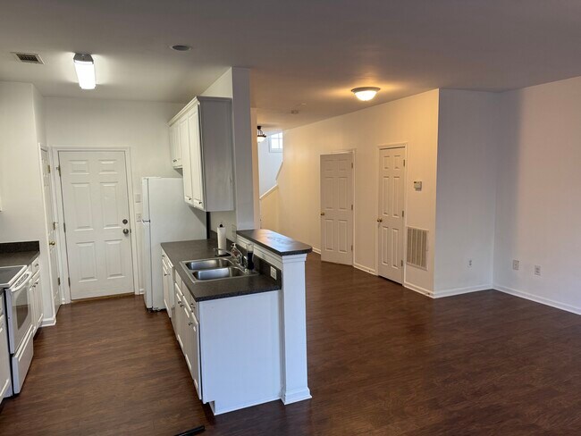 Foto del edificio - 509 Thyme Pl