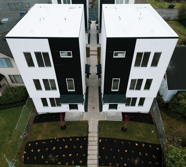 Building Photo - 616 S 34th St