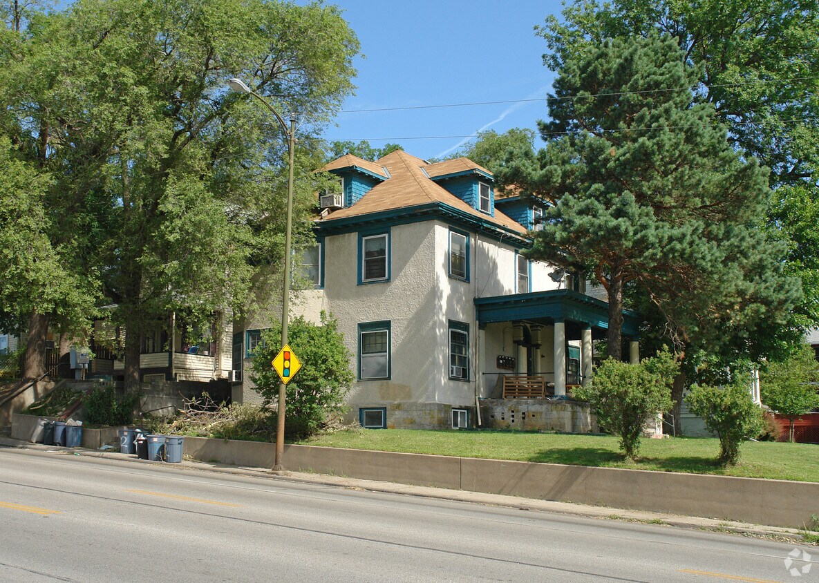 Primary Photo - 102 N 38th Ave