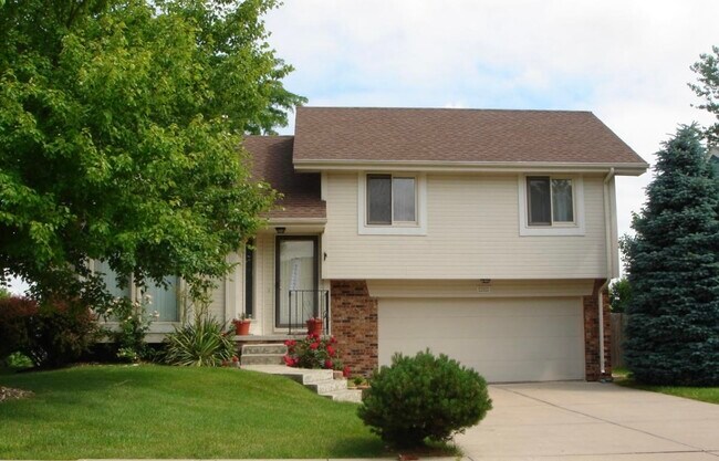 Building Photo - 12922 Hartman Ave