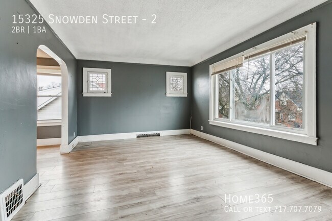 Foto del edificio - 15325 Snowden St