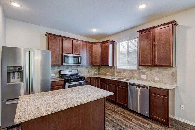 Foto del edificio - 4344 Roaring Timber Dr