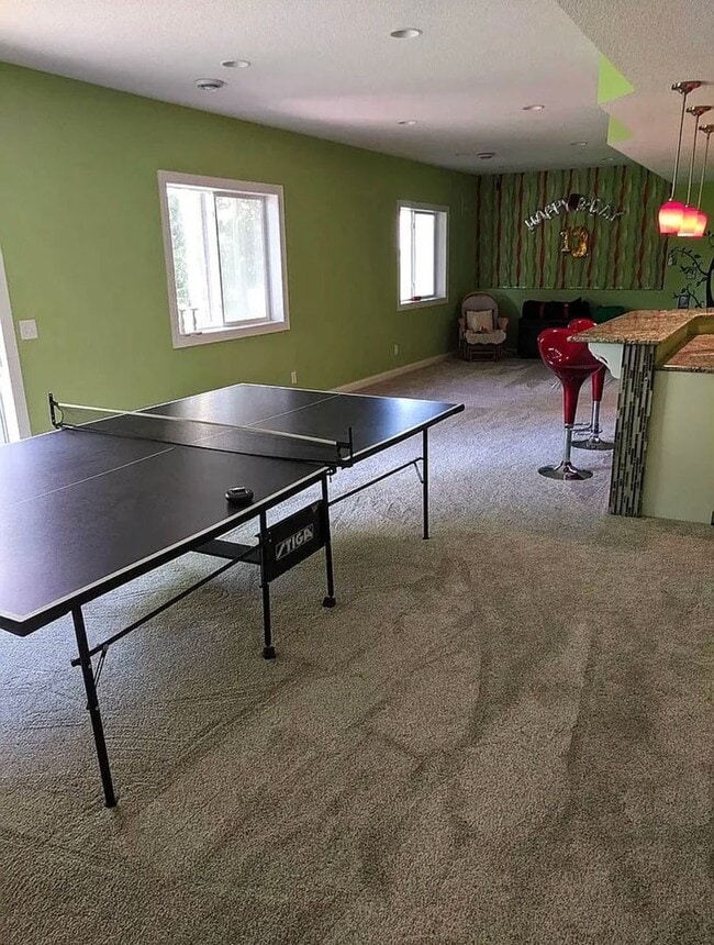 Building Photo - Spacious 4bed 3.5bath Single Family Home i...