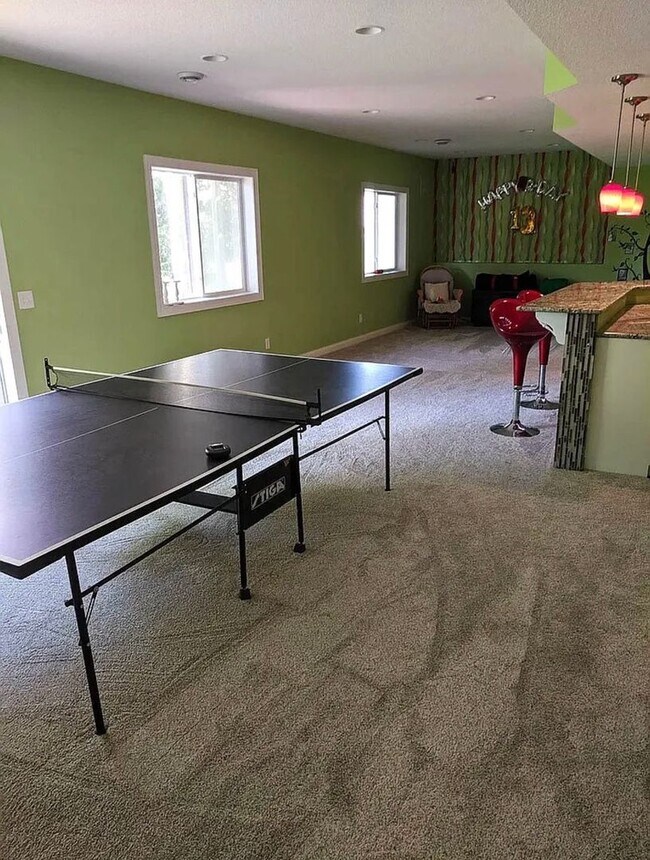 Foto del edificio - Spacious 4bed 3.5bath Single Family Home i...