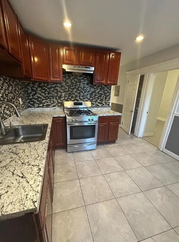 Foto del edificio - 182 Seymour Ave