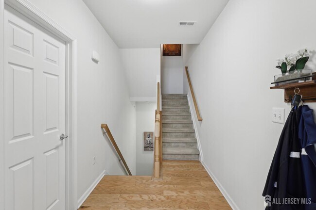 Foto del edificio - 1525 Hudson Cir