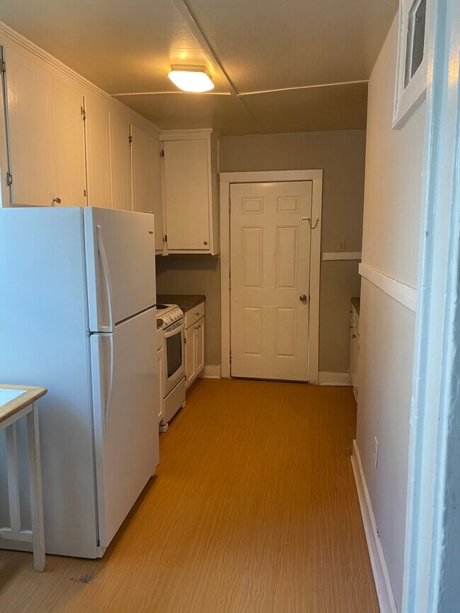 Foto del edificio - 2 bedroom, 1 bath single family cottage av...