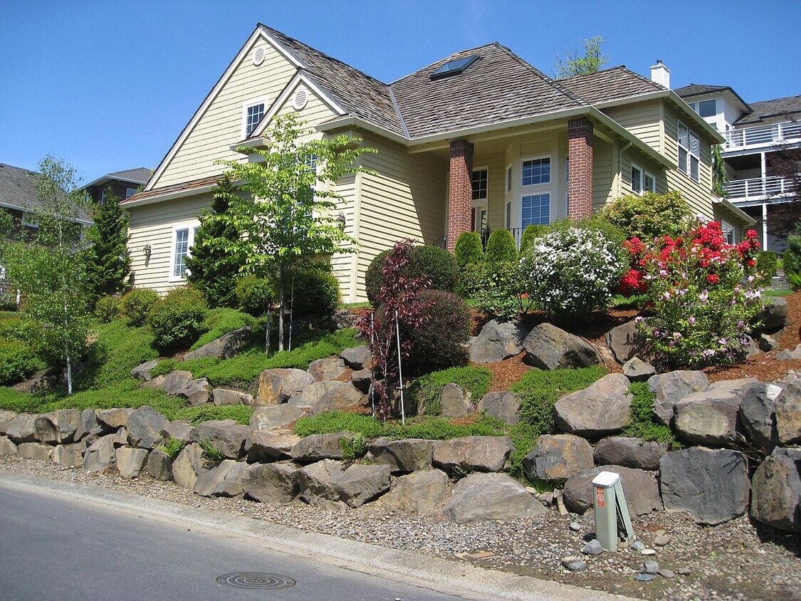 Primary Photo - 7917 NW Blue Pointe Ln