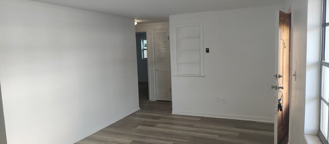 Building Photo - Charming 2-Bed in Holiday, FL