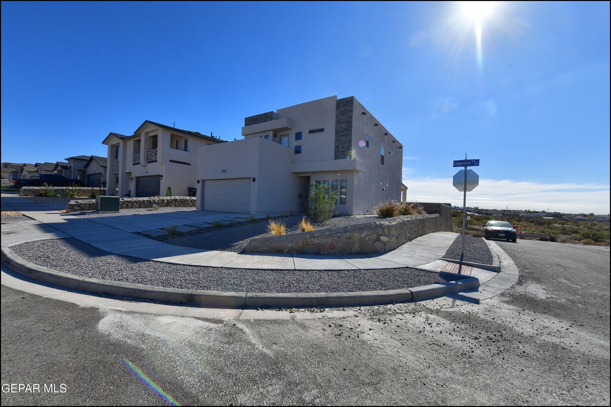 Foto principal - 600 Logwood Ave