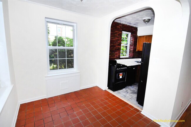 Building Photo - 7019 Shore Rd