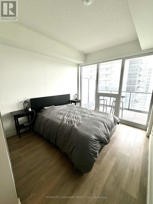 Photo du bâtiment - 95 McMahon Dr