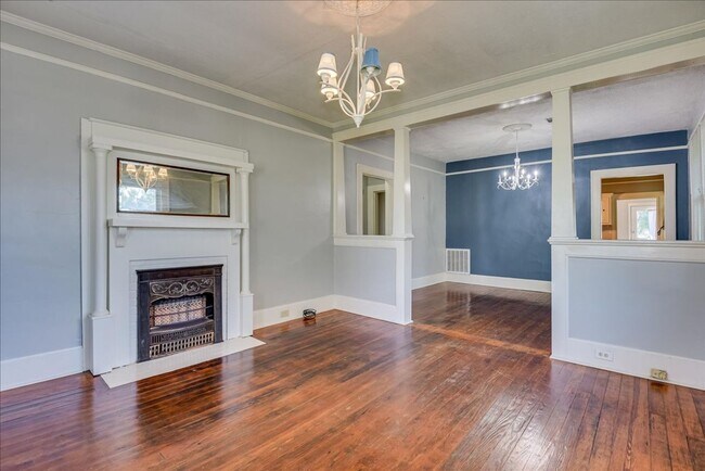 Building Photo - SHORT TERM lease on Historic Home & Ready ...
