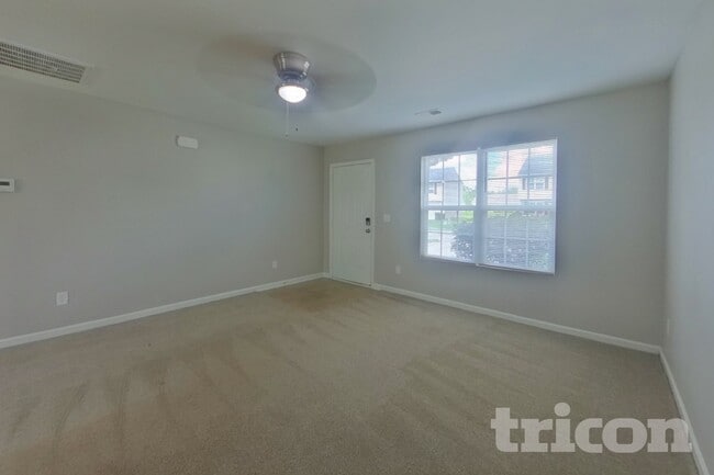 Building Photo - 537 Gentle Breeze Ln