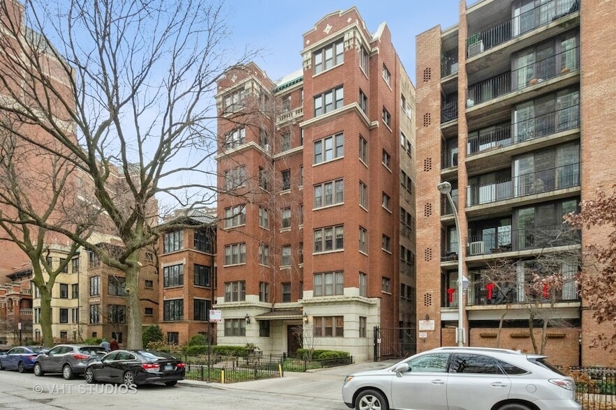 Photo - 647 W Sheridan Road Unit 1E