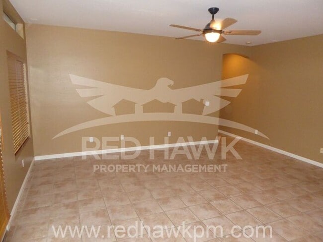 Building Photo - 440 S Val Vista Dr