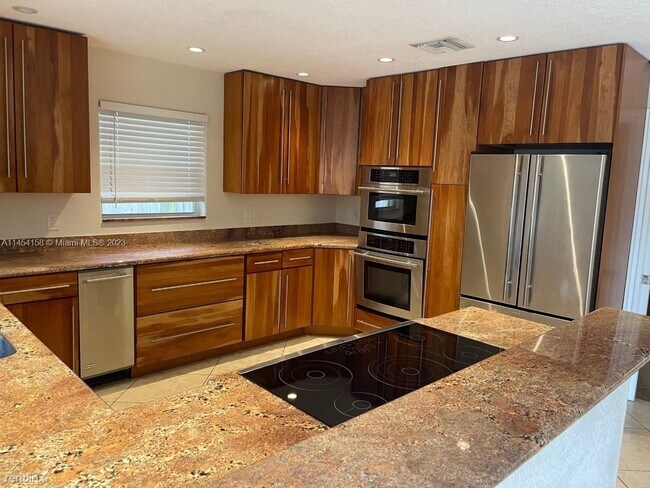 Building Photo - 3 br, 2 bath House - 405 SE 4th Ter