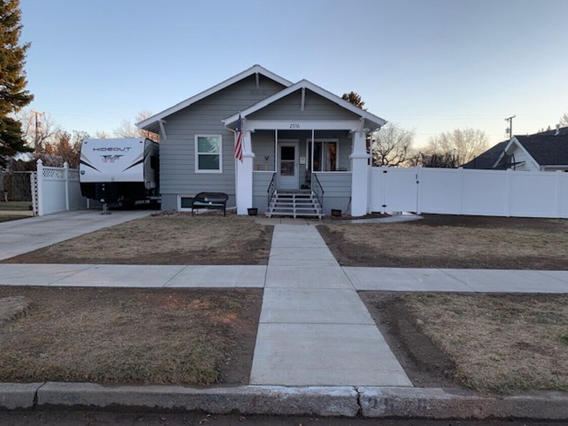 Primary Photo - 6-Bedroom Home with BBQ Haven, She-Shed, a...