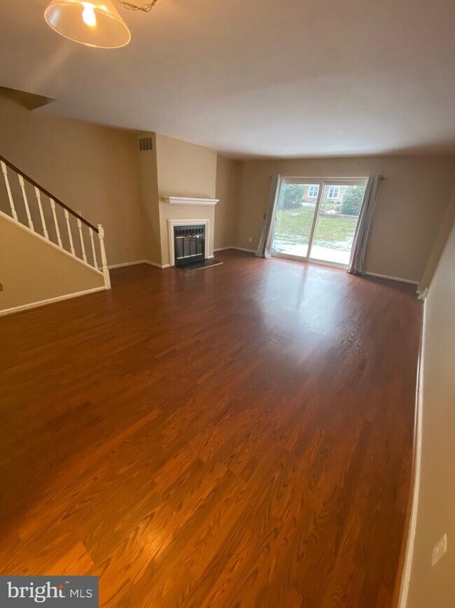 Foto del edificio - 447 Saybrook Ln