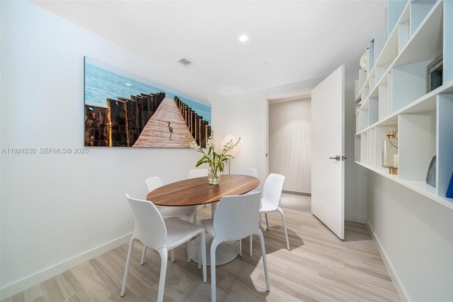 Building Photo - 1080 Brickell Ave