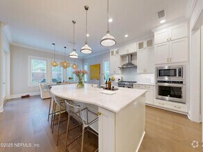 Building Photo - 401 Payasada Lakes Ave