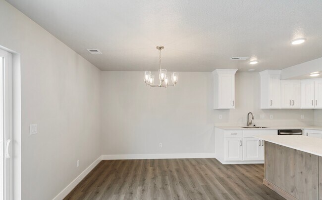 Foto del edificio - 937 N 215 W