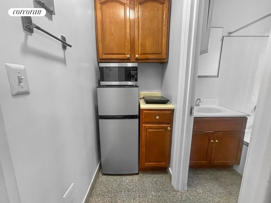 Building Photo - 155 E 52nd St
