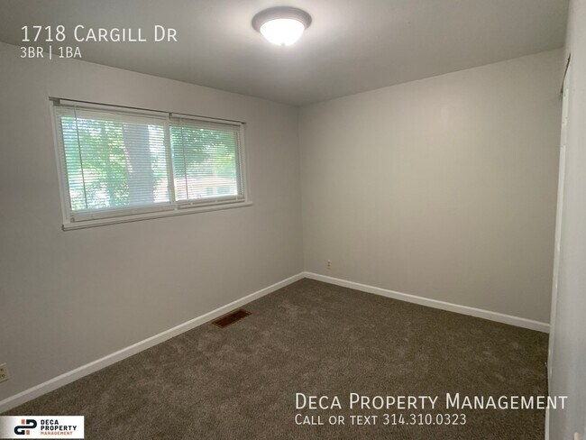 Building Photo - 3 Bedroom House