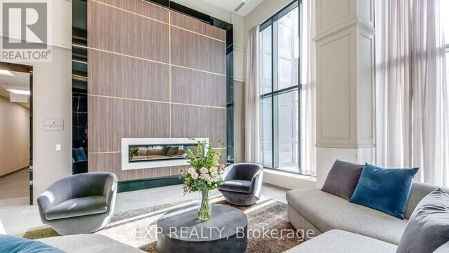 Photo du bâtiment - 4085-4085 Parkside Village Dr