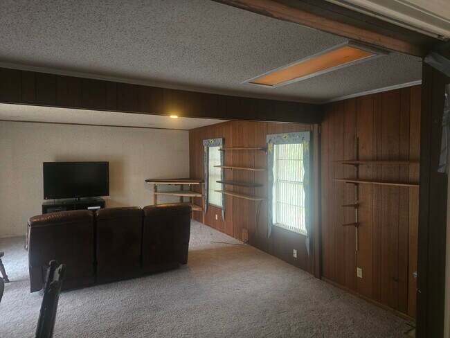 Foto del edificio - 3251 W Woodlawn Ave