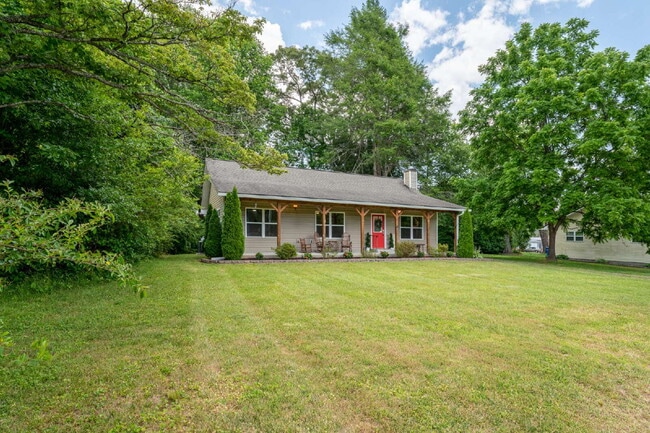 Building Photo - Mountain Lux Home - Centrally Located in B...