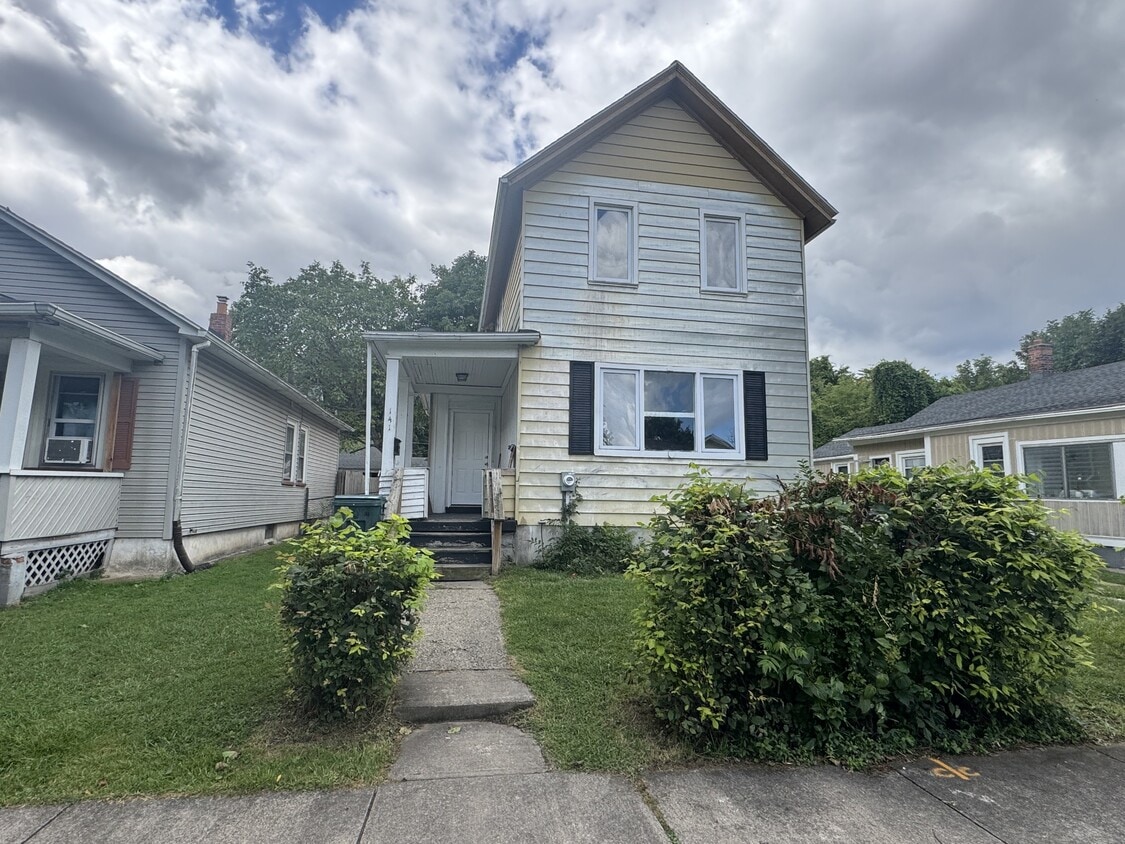Primary Photo - 141 Parkway