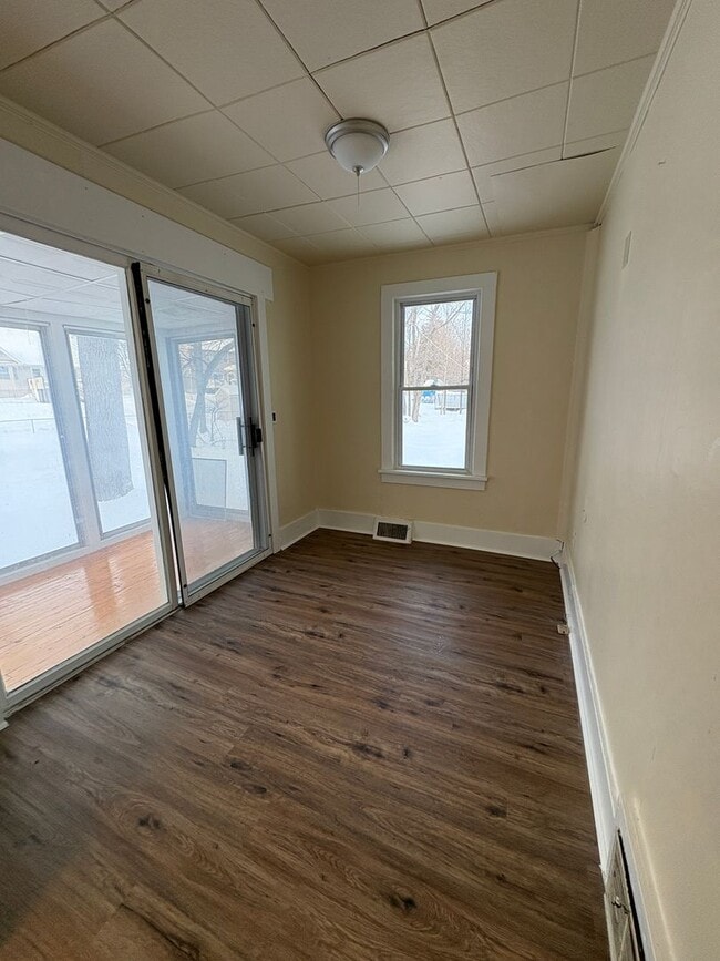 Building Photo - 114-116 Knight St