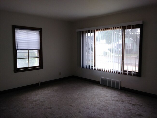 Foto del edificio - 2 Bed/ 1 Bath Single Family Home