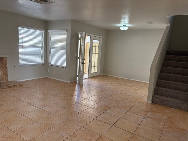 Foto del edificio - 1349 Lucia Dr